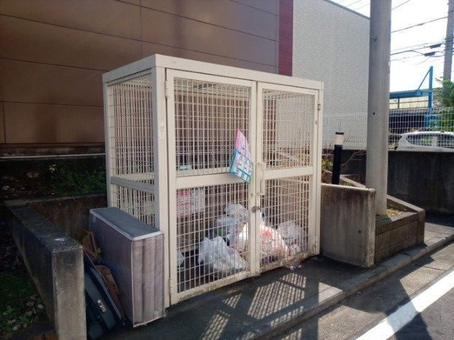 レオパレスヒューゲル参番館のその他|ゴミ置場