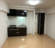 新品家具付きマンション新横浜6(KaGood神奈川)の居間・リビング