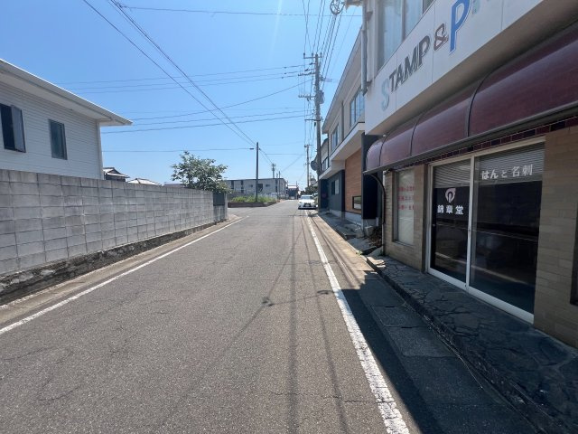 国東市国東町　大字鶴川　２LDKの前面道路含む現地写真