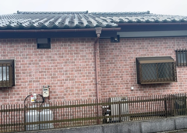 【外観】 | 物件の詳細については、現地を見てわかること以外に、役所や法務局などで調べないとわからないことがあります。そのため、現地に行く場合は、もしこの物件を買ったらどのような生活ができるかをイメージしましょう。