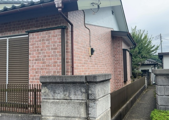 【外観】 | 土地購入を検討されている場合、境界杭がない状態で購入してしまうと境界確定測量をする必要があり、費用がかかります。購入の前に、売主、隣土地所有者立ち合いのもと境界を確定し境界杭を設置するのがベストです。