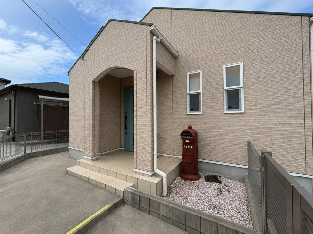 八街市八街に　中古戸建の外観|※画像の一部はAIを用いて加工・編集しています。実際の状況と異なる場合がありますので、ご了承下さい。