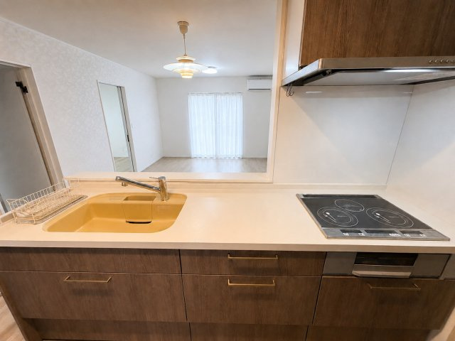 八街市八街に　中古戸建のキッチン|※画像の一部はAIを用いて加工・編集しています。実際の状況と異なる場合がありますので、ご了承下さい。