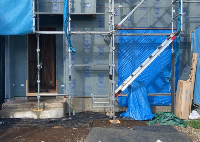 【内装】 | 建物建築の外壁の主流となっているサイディング仕様は、板を外壁に貼り合わせる施工方法です。金属系・木質系・窯業系があり、断熱性や耐用性などが異なります。外壁の色やデザインなど詳細は現地でご確認ください。