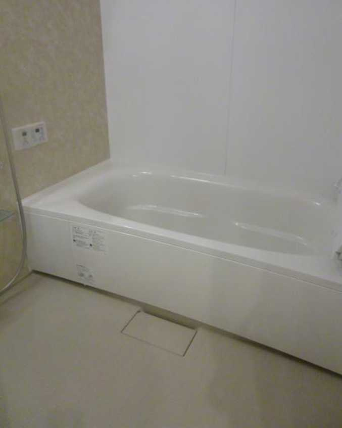 ラシーネ上用賀　南向き　角部屋　駐輪場の浴室