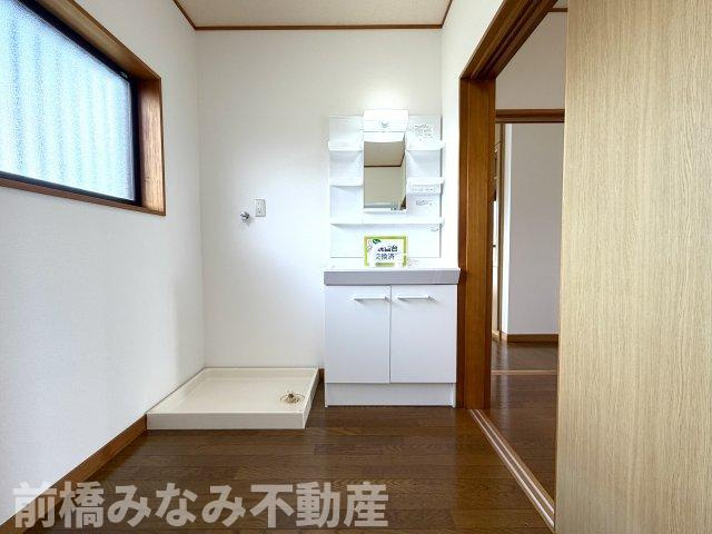【中古平屋】前橋市富士見町石井　３LDKの独立洗面台|朝の身支度には欠かせない独立洗面化粧台