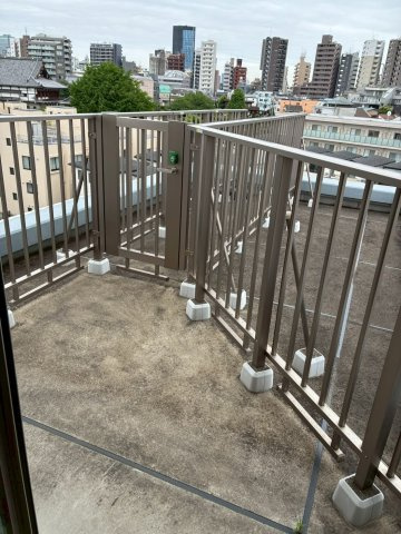 カーサスプレンディッド小石川のバルコニー