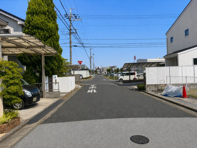 近江八幡市出町の前面道路含む現地写真