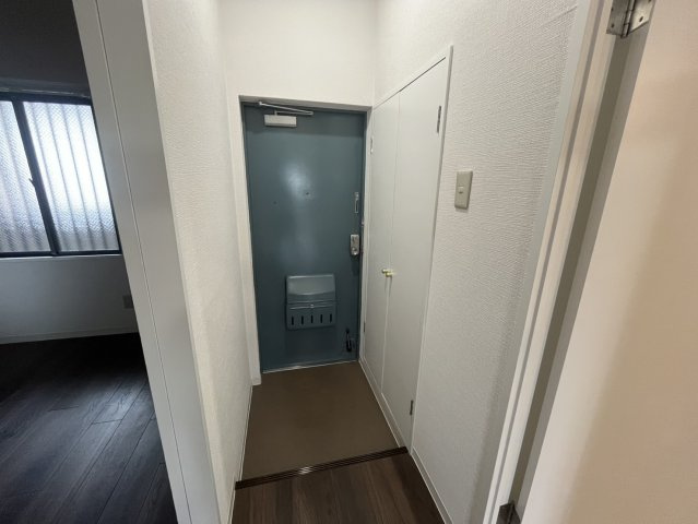 メイゾン桂東の玄関