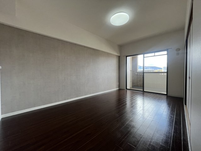 メイゾン桂東の居間・リビング|※写真は反転タイプ別部屋※