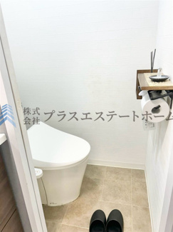 【トイレ】 | 甲南兵庫ハイム | きれいをまもるせいけつトイレ♪お掃除はサッとひとふきで完了！ 少ない水で、汚れをしっかり洗い流します♪