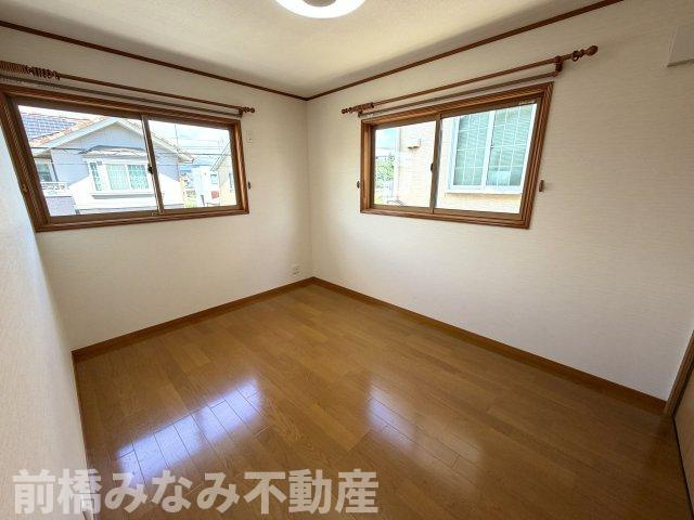 【中古】前橋市富田町　５LDK＋Sの洋室|落ち着いた色調の洋室です