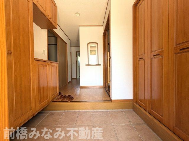 【中古】前橋市富田町　５LDK＋Sの玄関|毎日通る玄関はこちらです