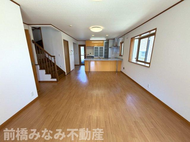 【中古】前橋市富田町　５LDK＋Sの居間・リビング|使いやすいリビングです