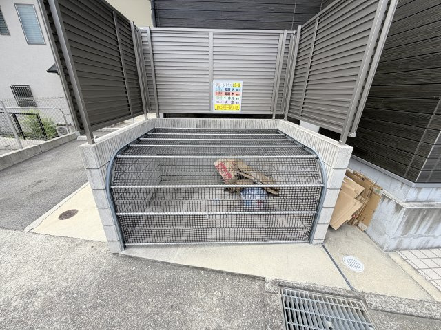 リブリ・オズヴィーク六甲の駐車場