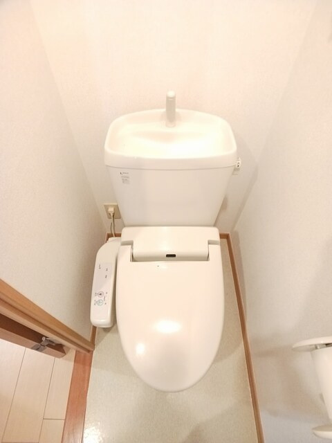 フォーウィルズコートのトイレ|コンパクトで使いやすいトイレです