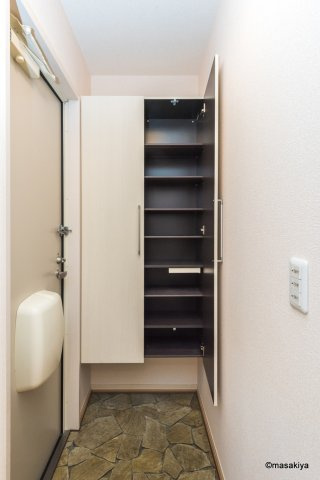 アンベリール長池の玄関