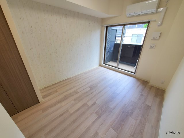 プレサンス西中島南方セレスト　仲介手数料無料の居間・リビング