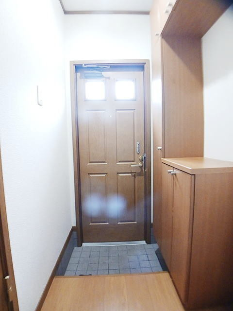 ラシーヌ弐番館の玄関|落ち着いた玄関です