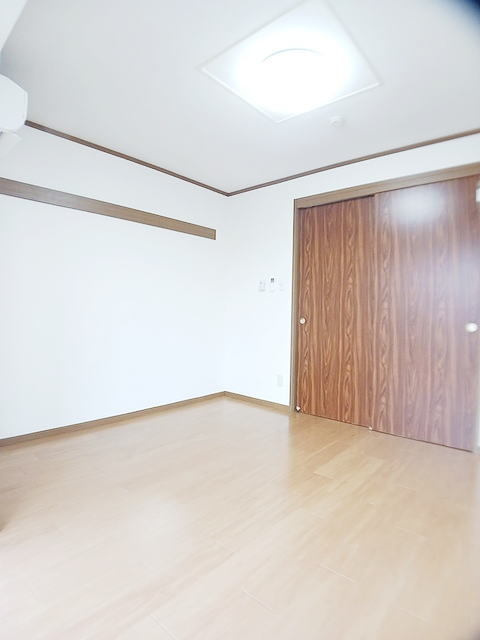 ラシーヌ弐番館の居間・リビング|使いやすいリビングです