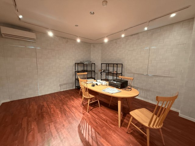 【洋室】 | 東洋マンション大名 | 居室もダウンライトで落ち着きのある空間に仕上がっています