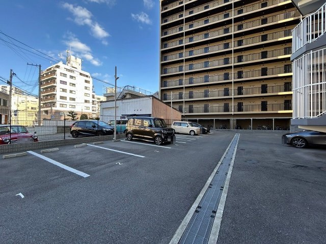 【駐車場】