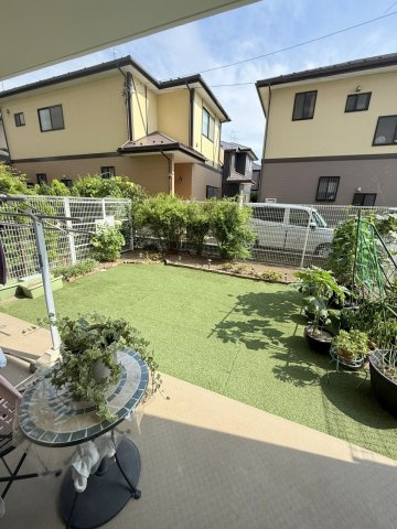 ロータリーパレス佐貫の内装|38.48m2の専用庭。陽当り良好です