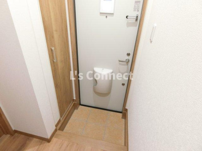 【玄関】 | ラフィーノ北仙台 | 背の高い下駄箱で靴も収納できます。
