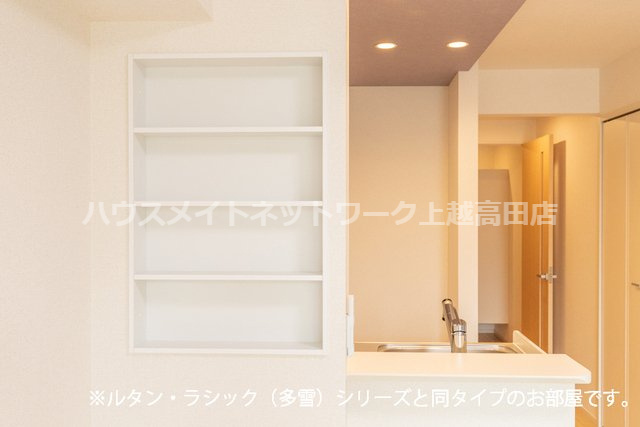 ジェイド　テラスの収納|キッチン裏収納