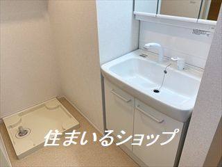 ユーキー１の洗面所|三面鏡付きシャンプードレッサー