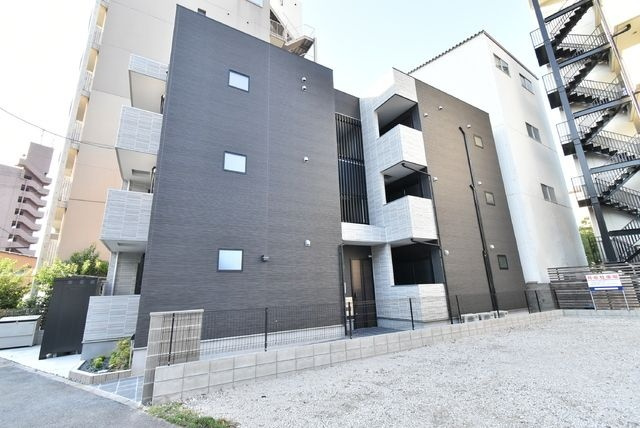 Ｃｈｅｒｉｍ築地口の外観