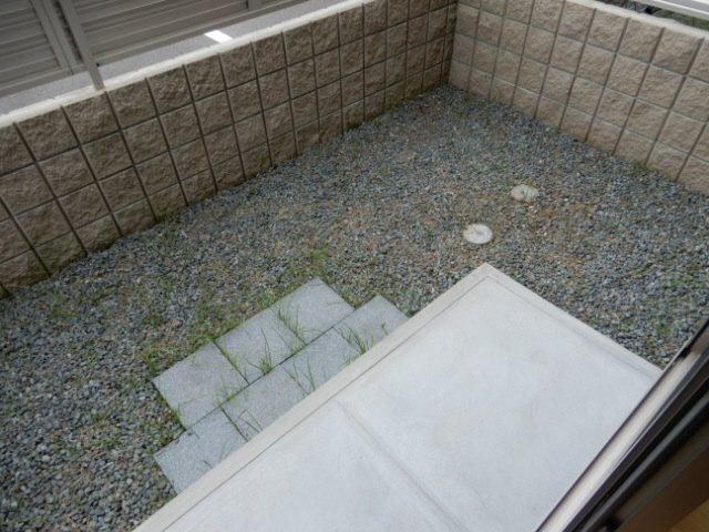 エンカーサ宝殿Ａ棟の庭