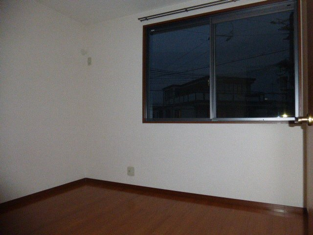 高砂市米田町米田のハイツの子供部屋