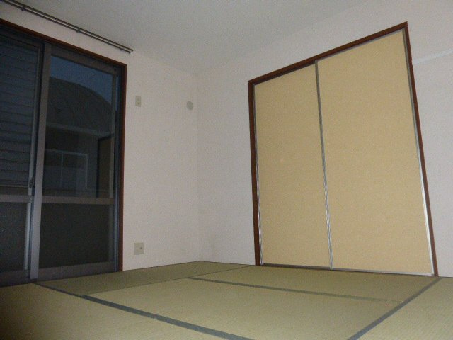 高砂市米田町米田のハイツの居間・リビング