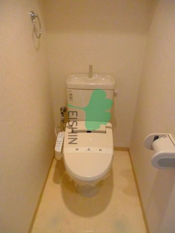 ネストピア県庁前のトイレ|清潔感のあるトイレです。