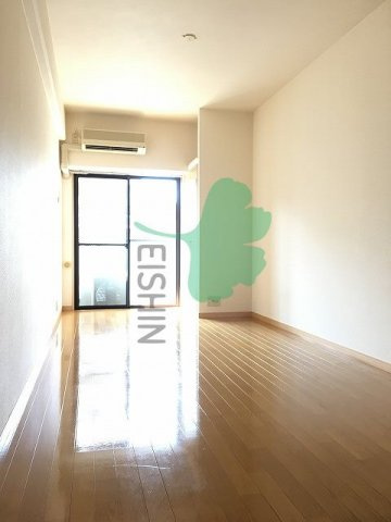 博多Vビルの居間・リビング|アレンジ自由自在の広々空間です！