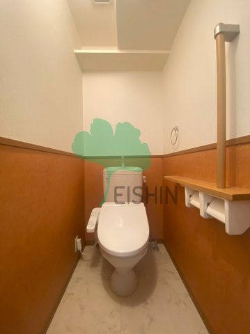 ソレアード空港南のトイレ|清潔感のあるトイレです。