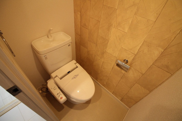 プライムアーバン博多東のトイレ|清潔感のあるトイレです。
