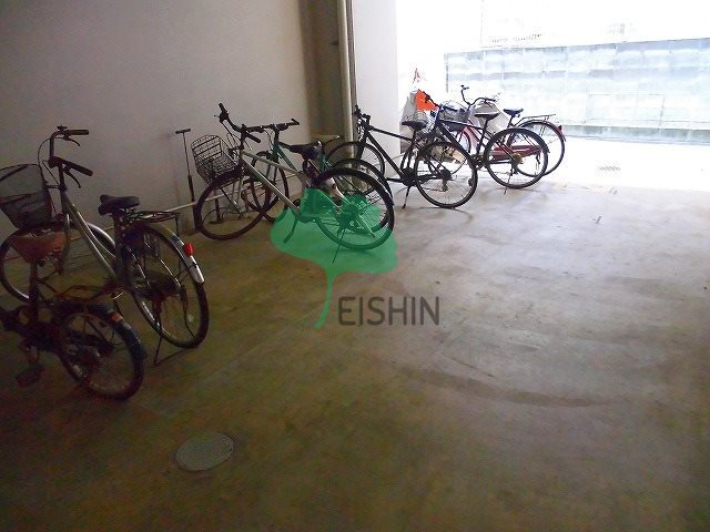 ネストピア県庁前の駐車場
