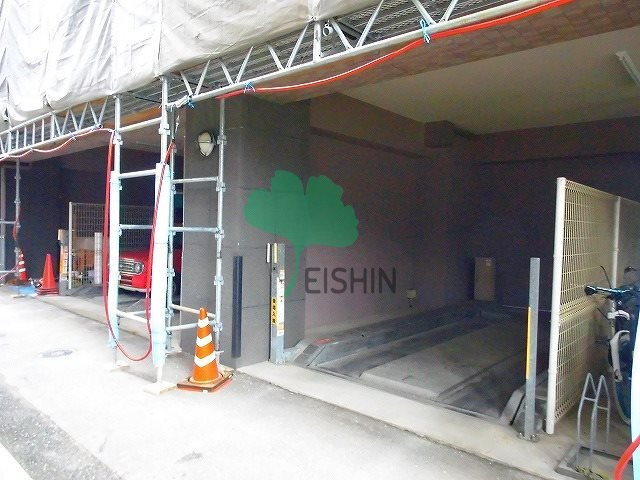 ラフィーネ博多駅前の駐車場