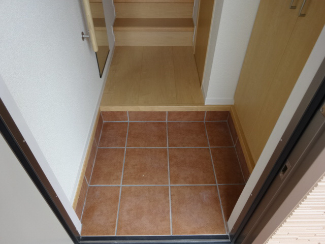 ＭＡＳＴ ＣＯＵＲＴ新野辺 Ｂ棟の玄関
