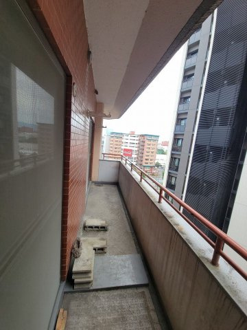 【バルコニー】 | 高宮オークマンション | バルコニーは幅が広く2部屋共に外の明かりが入ります