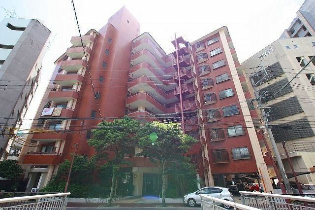 【外観】 | 高宮オークマンション | 西鉄高宮駅徒歩約5分の好立地。徒歩圏内に買い物施設も充実しています