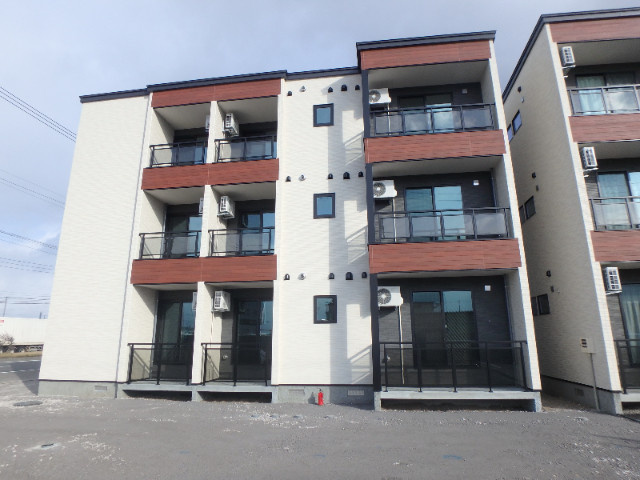 苫小牧市拓勇西町７丁目のアパート