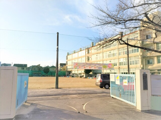 川口市立上青木小学校まで550ｍ