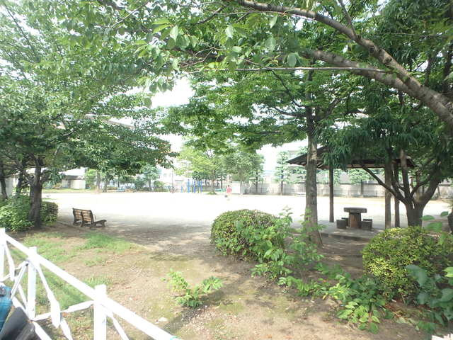 仲町公園まで300ｍ