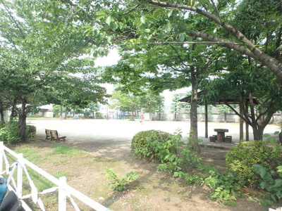 仲町公園まで300ｍ