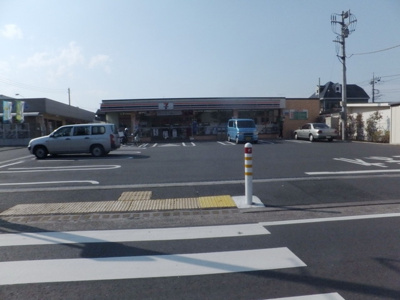 セブンイレブン相模原くぬぎ台小前店 679m