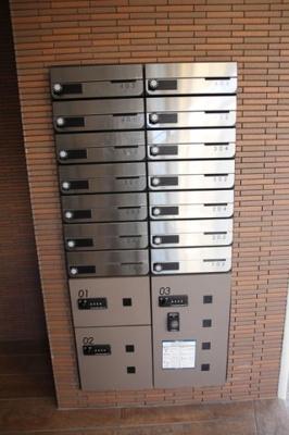 宅配ボックスもついています