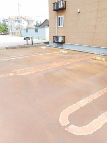 カーサ　イリーデⅠの駐車場